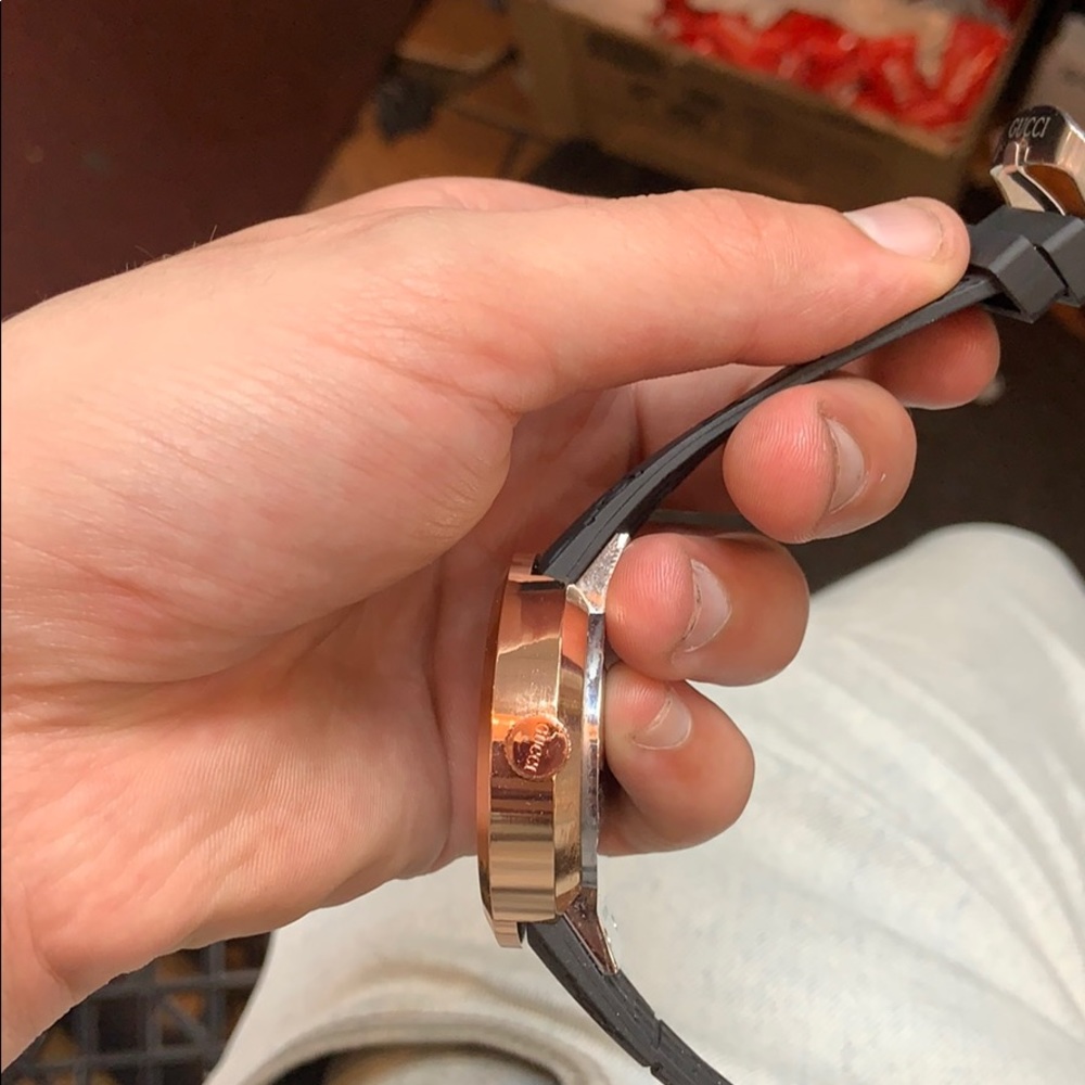I have a nice Gucci watch - Picture 4 of 4